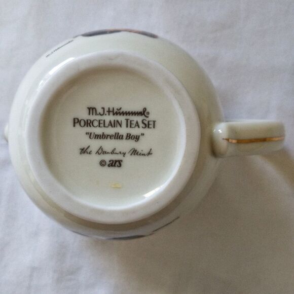 MJ HUMMEL Danbury Sugar & Creamer Set Porcelain Rainy Day Boy Girl Vintage - Picture 7 of 16